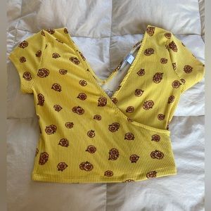 🌻 wrap style crop-top